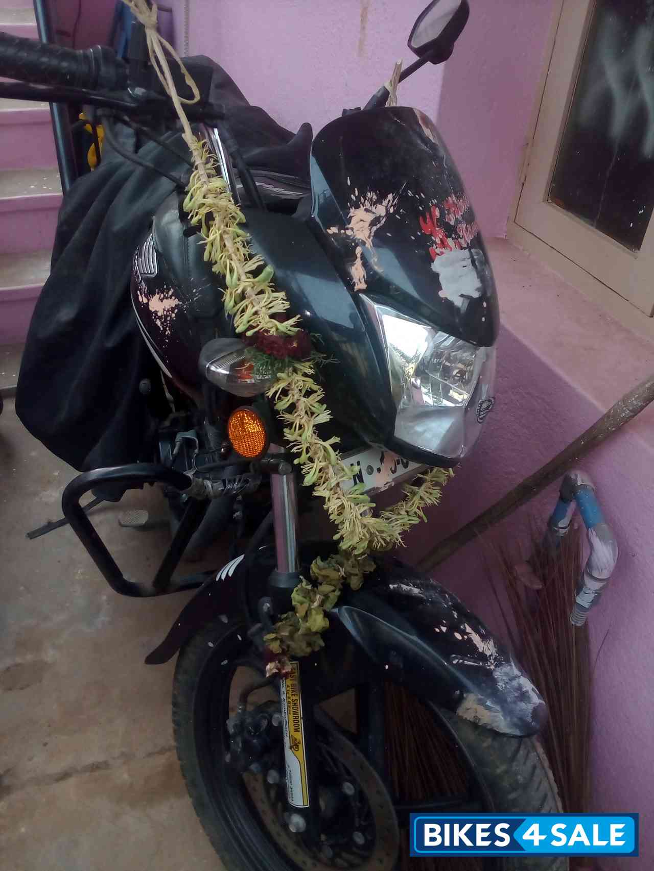 Black And ரெட் Honda CB Shine SP