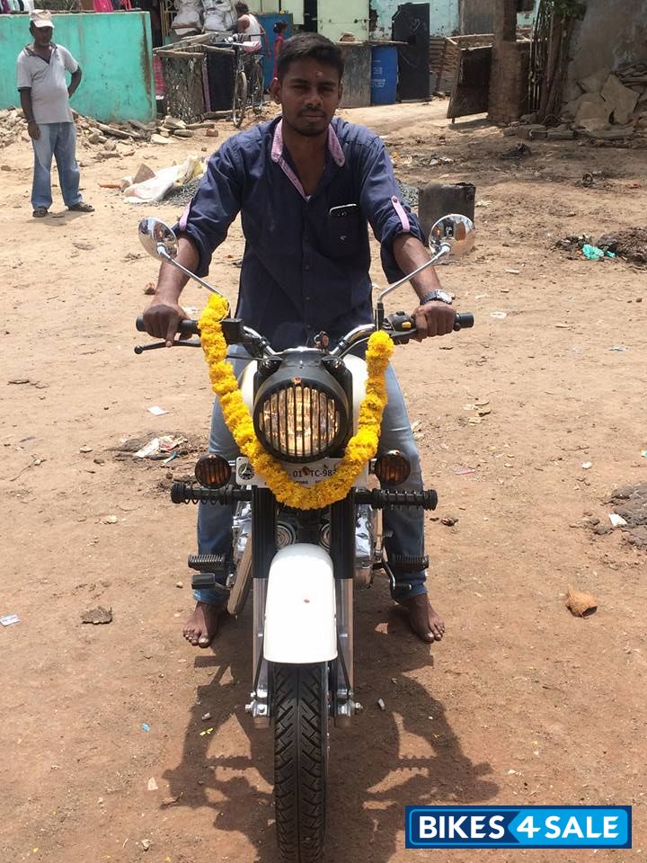 White Royal Enfield Classic 350