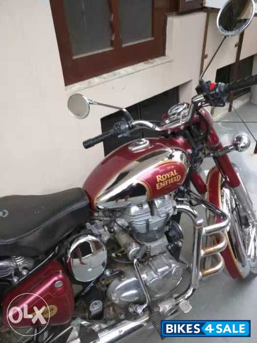 Maroon Royal Enfield Classic Chrome