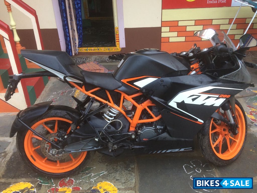 Black Orange KTM RC 200