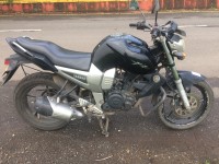 Black Yamaha FZ16