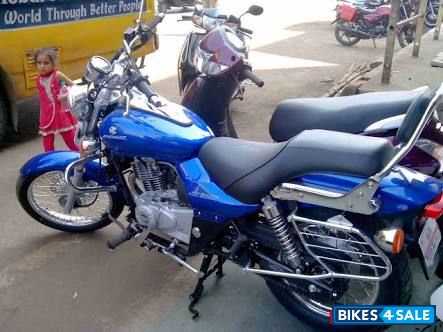 Blue Bajaj Avenger Cruise 220