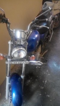 Blue Bajaj Avenger Cruise 220