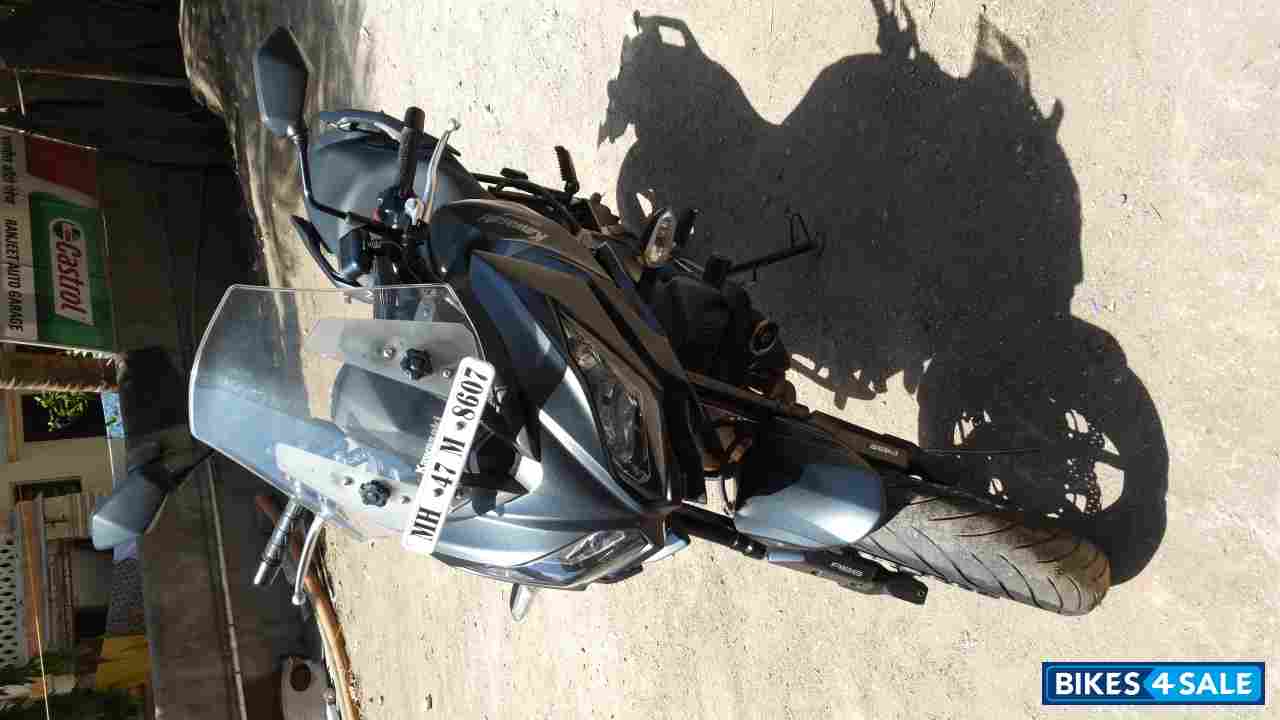 Black Kawasaki Versys 650