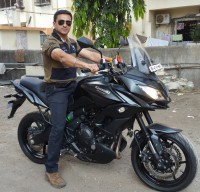 Black Kawasaki Versys 650