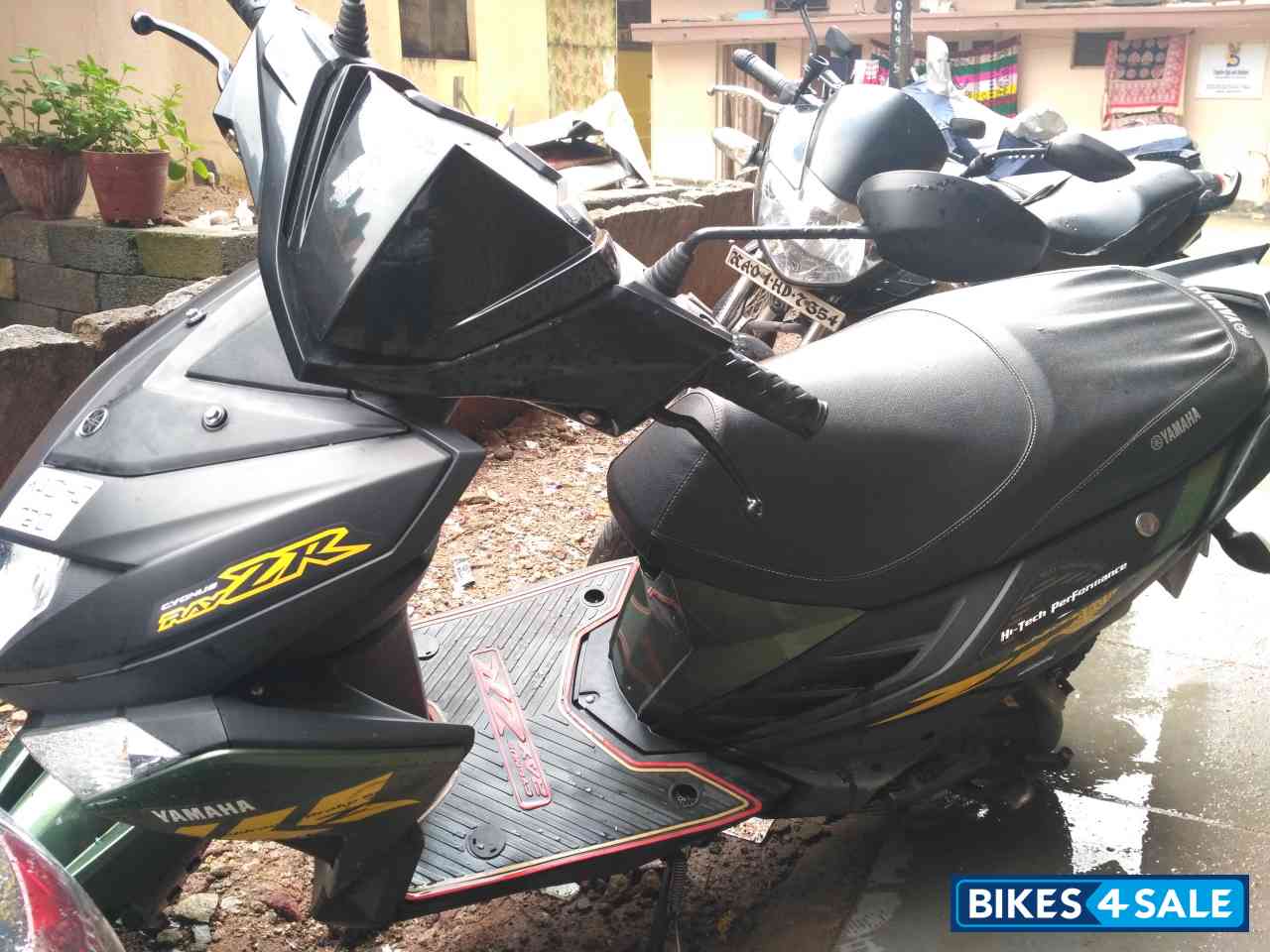 Matte Green Yamaha Cygnus Ray ZR