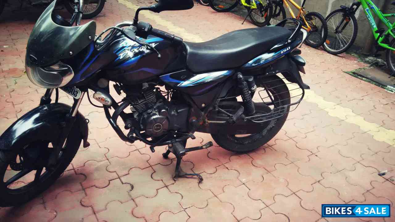 Black Bajaj Discover DTSi 150