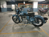Squadron Blue Royal Enfield Classic Squadron Blue