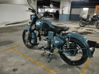 Squadron Blue Royal Enfield Classic Squadron Blue