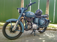 Squadron Blue Royal Enfield Classic Squadron Blue