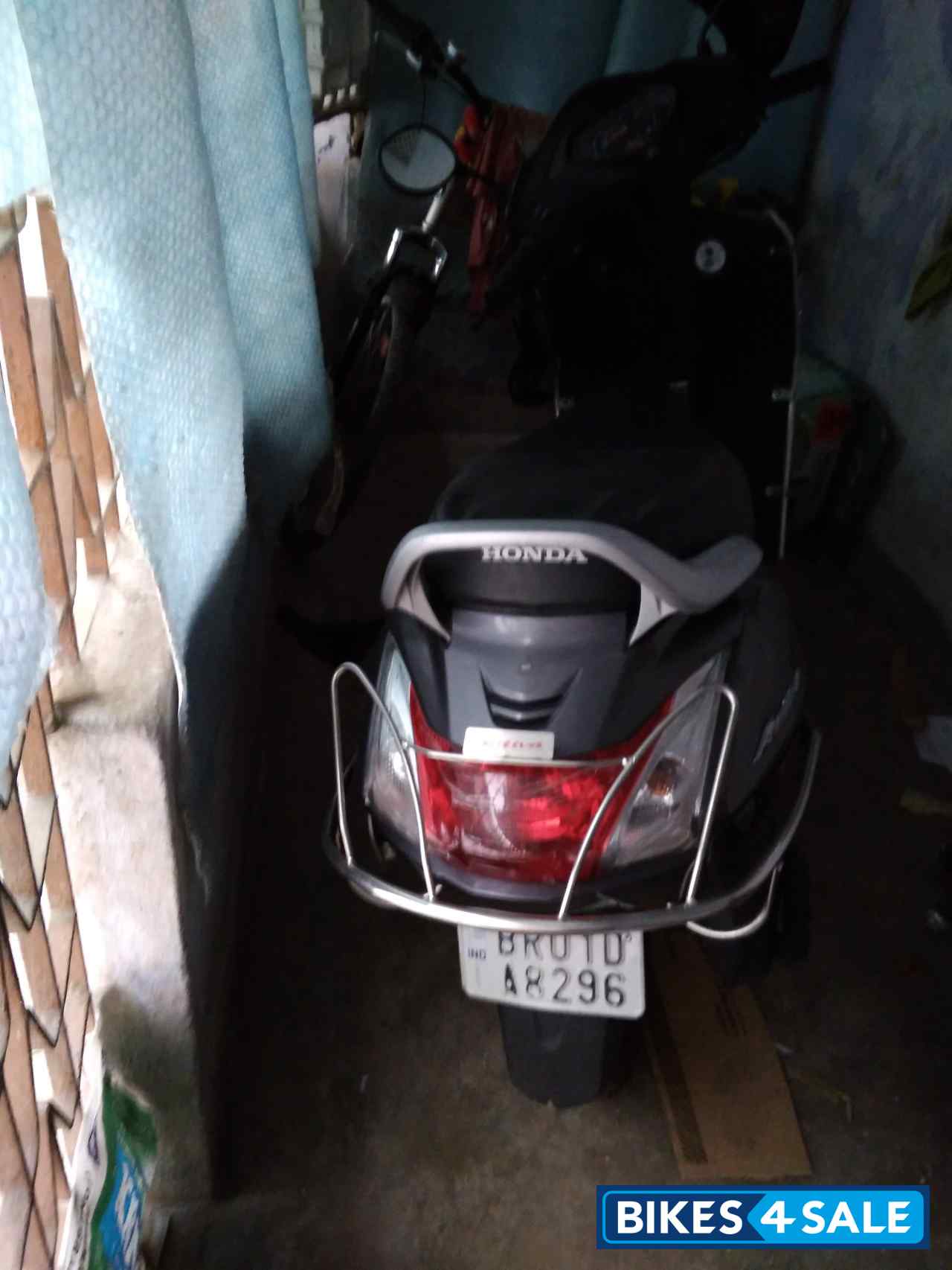 Gray Honda Activa 3G
