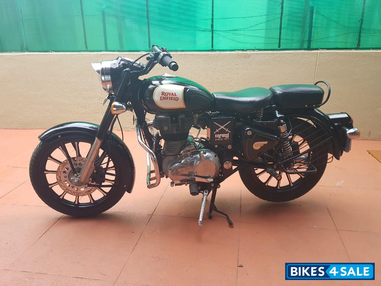 Black Royal Enfield Classic 350