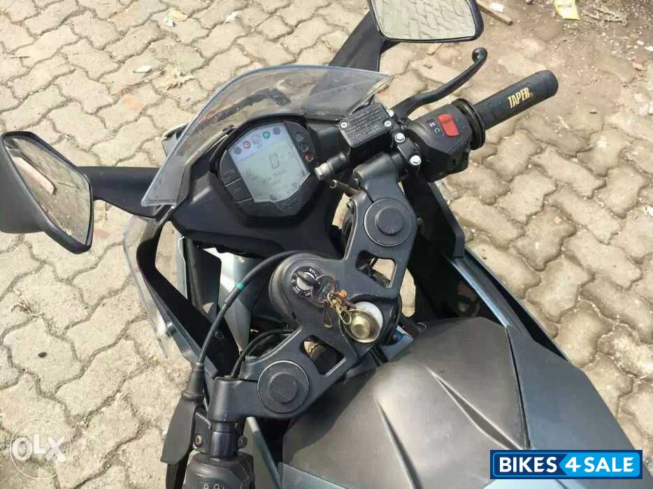 Black KTM RC 200