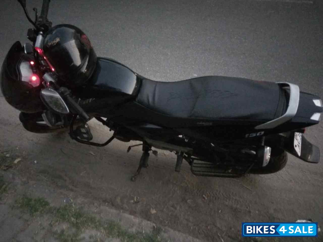 Black Bajaj Pulsar 150 NS