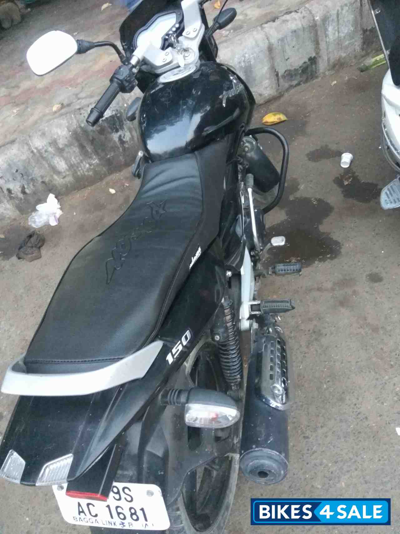 Black Bajaj Pulsar 150 NS