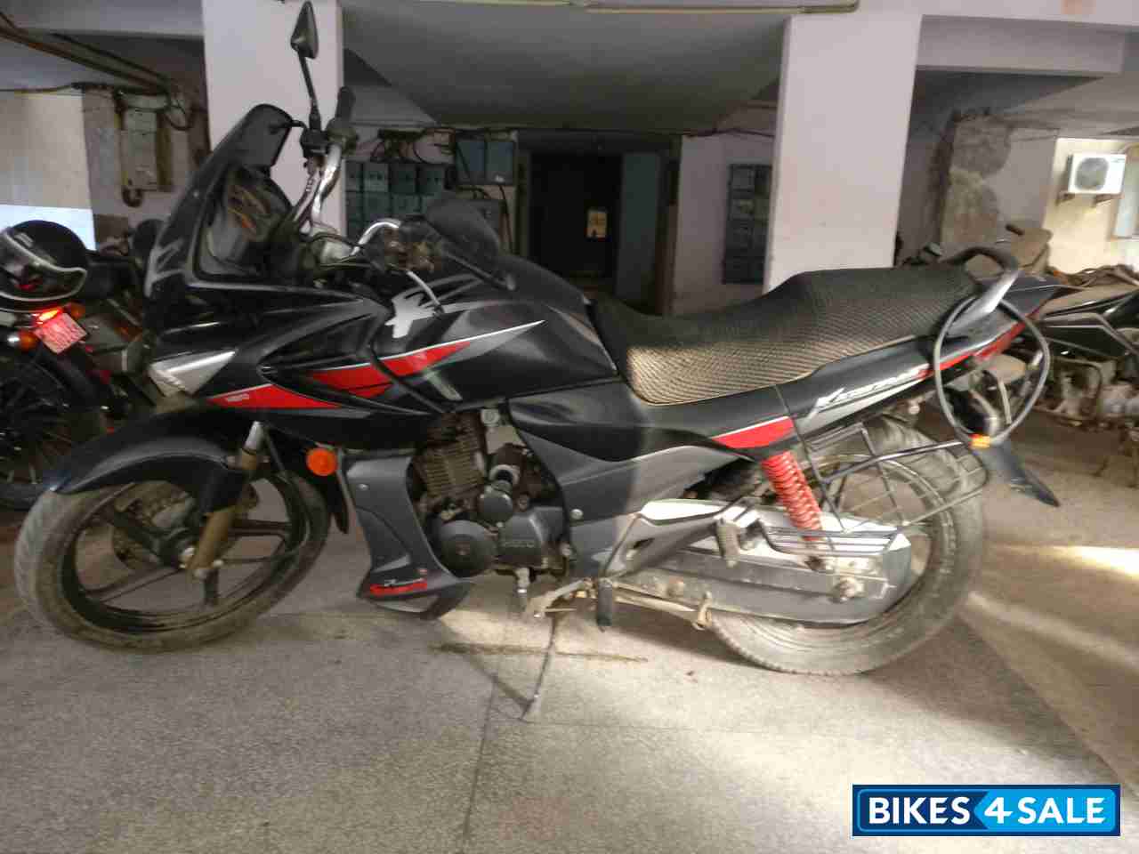 Black Hero Karizma R