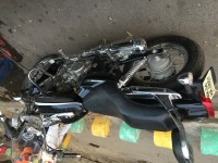 Black Bajaj Avenger Cruise 220