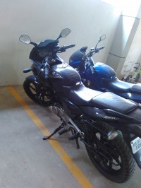 Black Bajaj Pulsar 220F