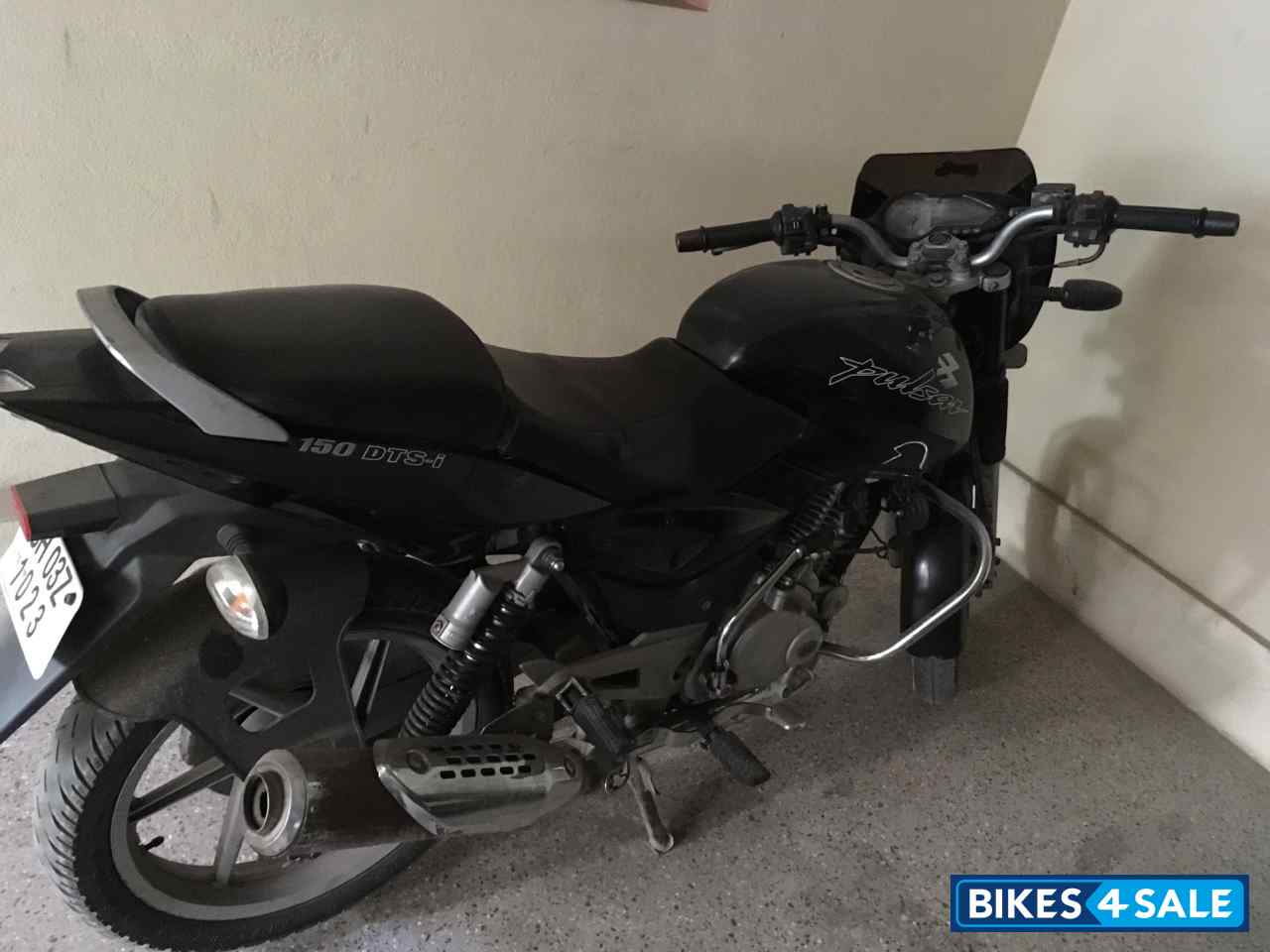 Black Bajaj Pulsar 150 DTSi Black Bajaj Pulsar 150 DTSi