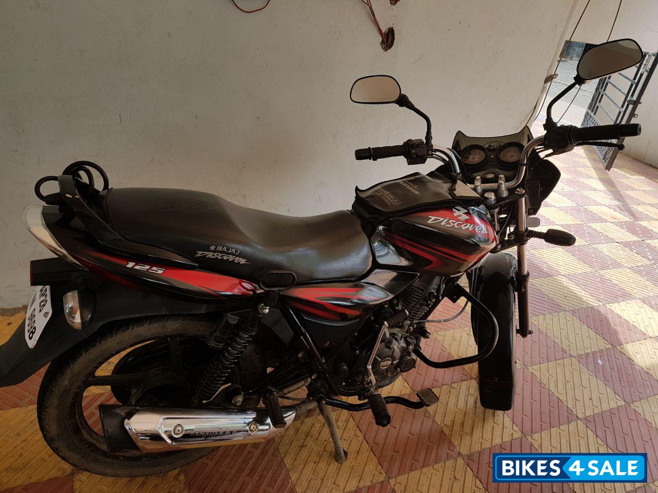 Black Red Bajaj Discover 125