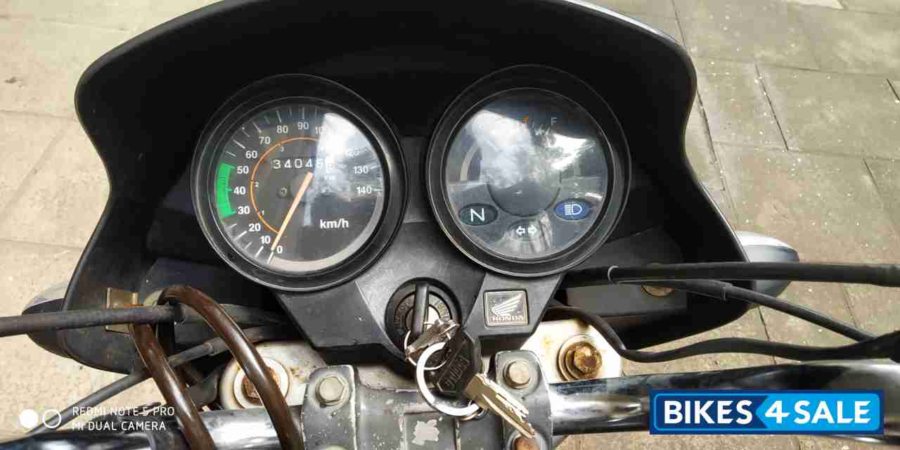 Black Honda CB Shine