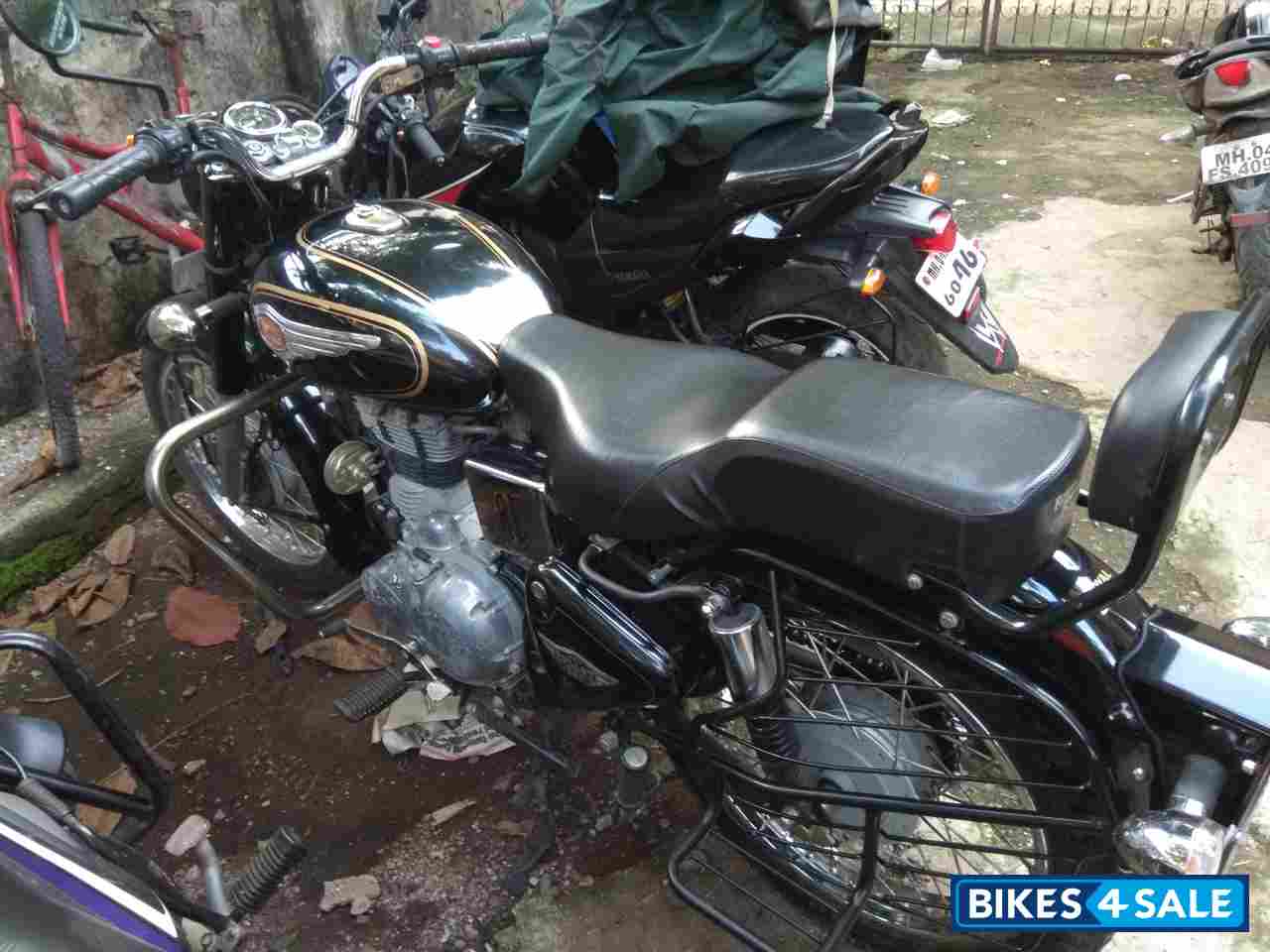 Black Royal Enfield Bullet Standard 350