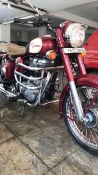 Maroon Royal Enfield Classic 350