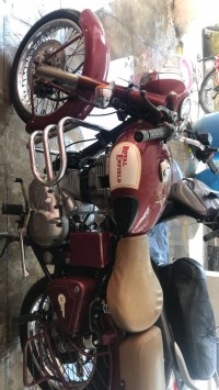 Maroon Royal Enfield Classic 350