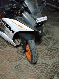 White And Black KTM RC 390