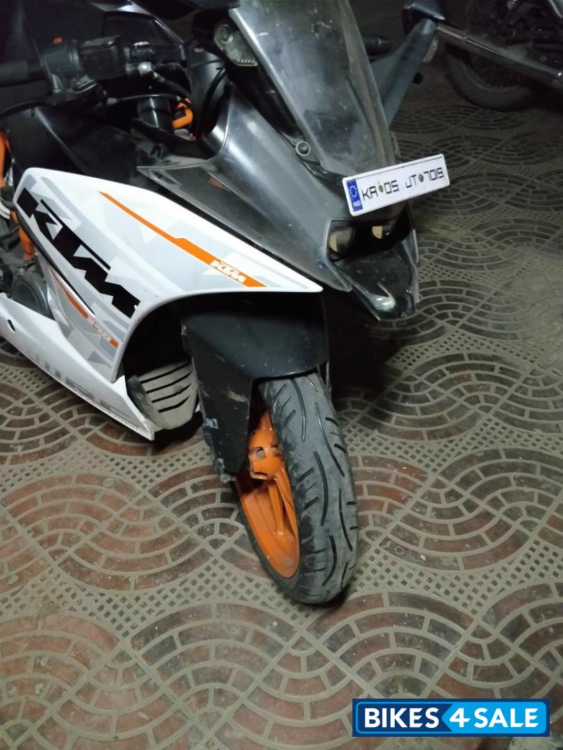 White And Black KTM RC 390