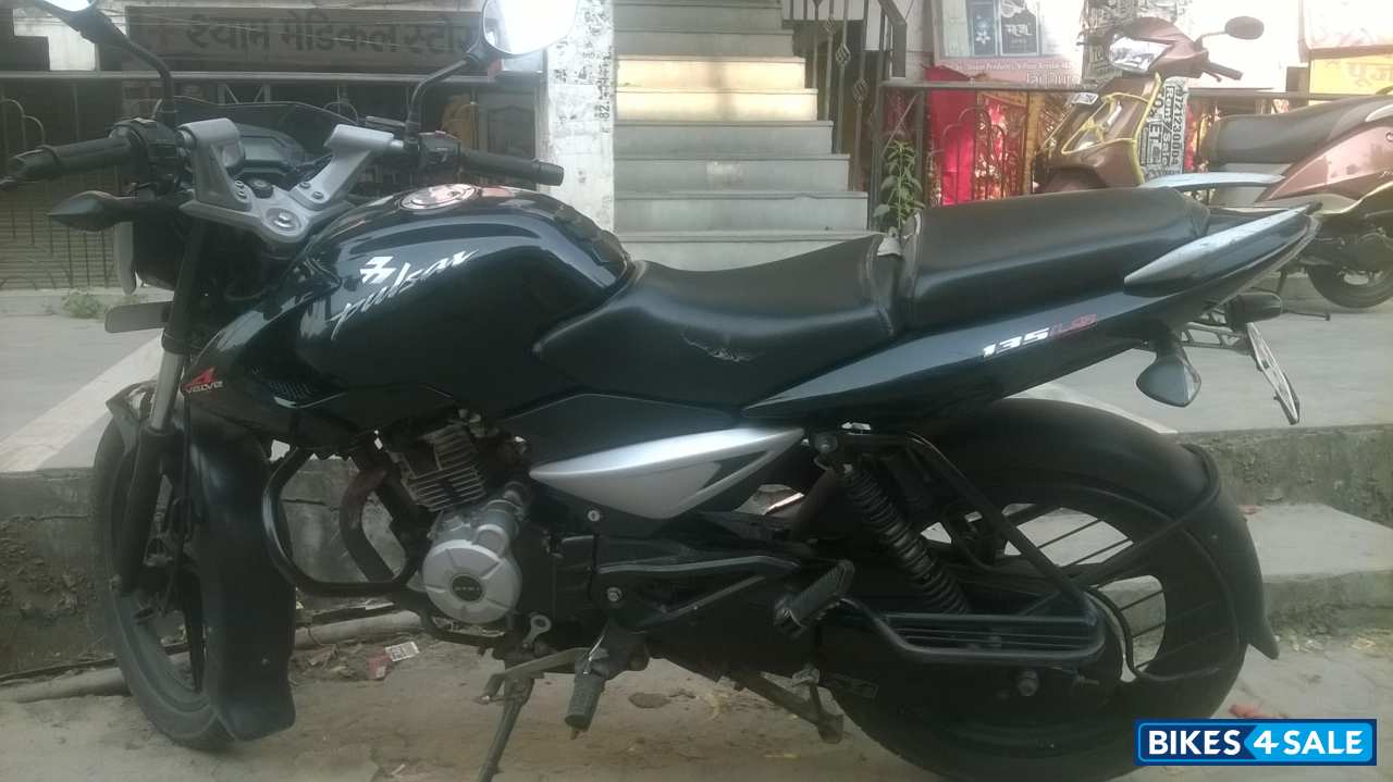 Black Bajaj Pulsar 135LS