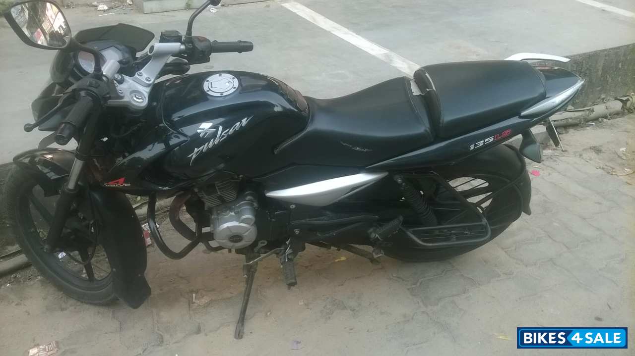 Black Bajaj Pulsar 135LS