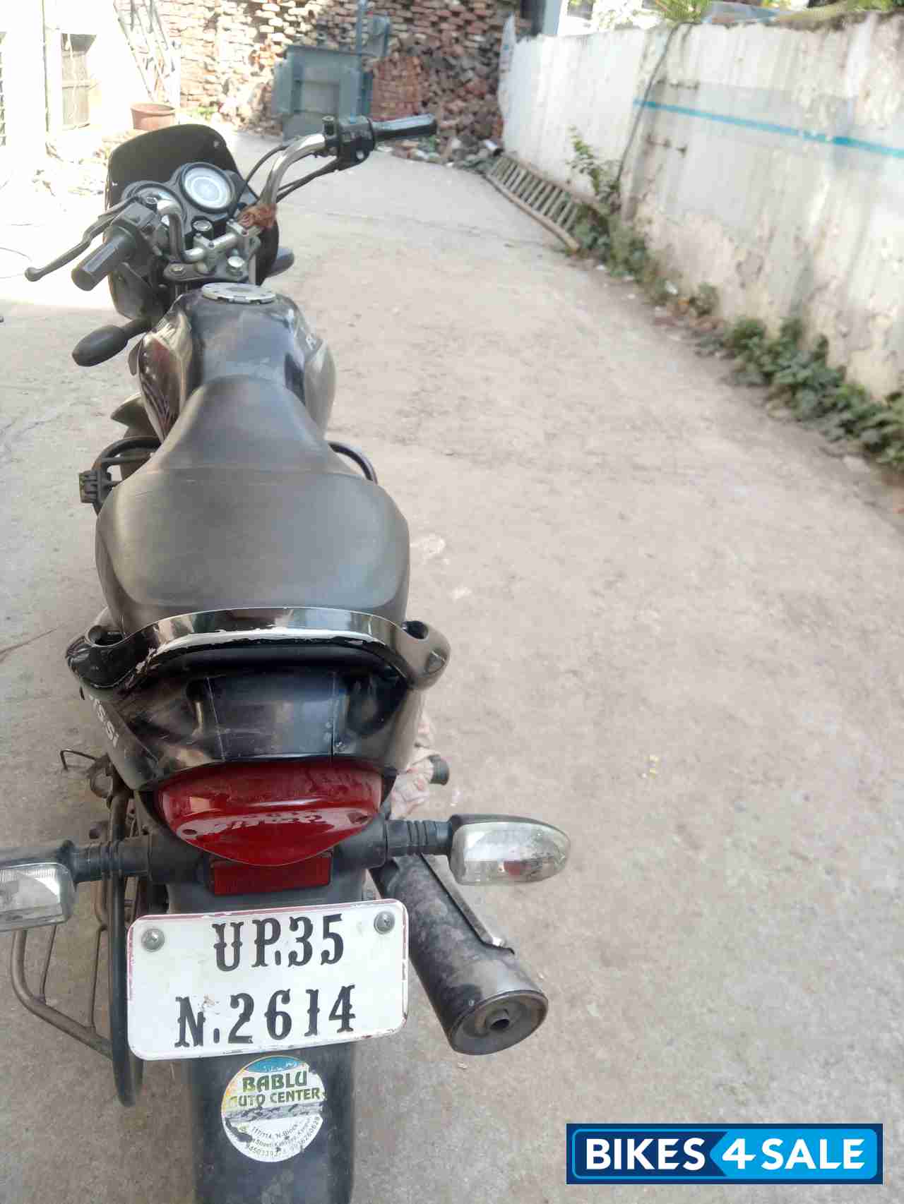 Red Black Bajaj Platina 125 DTS-Si