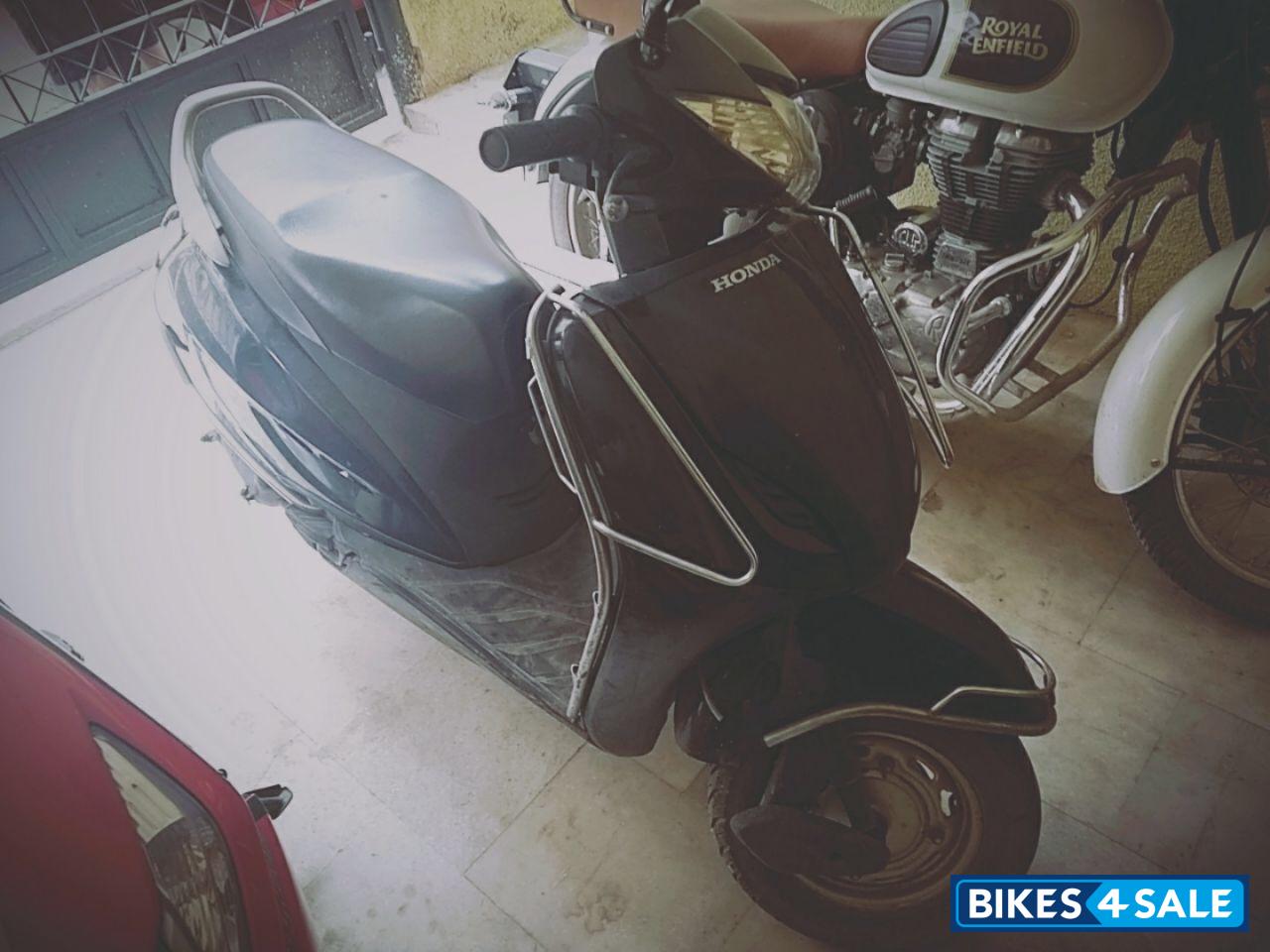 Black Honda Activa