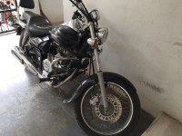 Black Bajaj Avenger 220 DTS-i