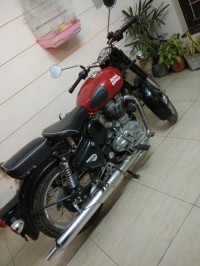 Red And Black Royal Enfield Classic 350