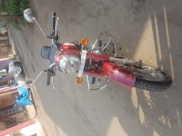 Maroon Royal Enfield Classic 500