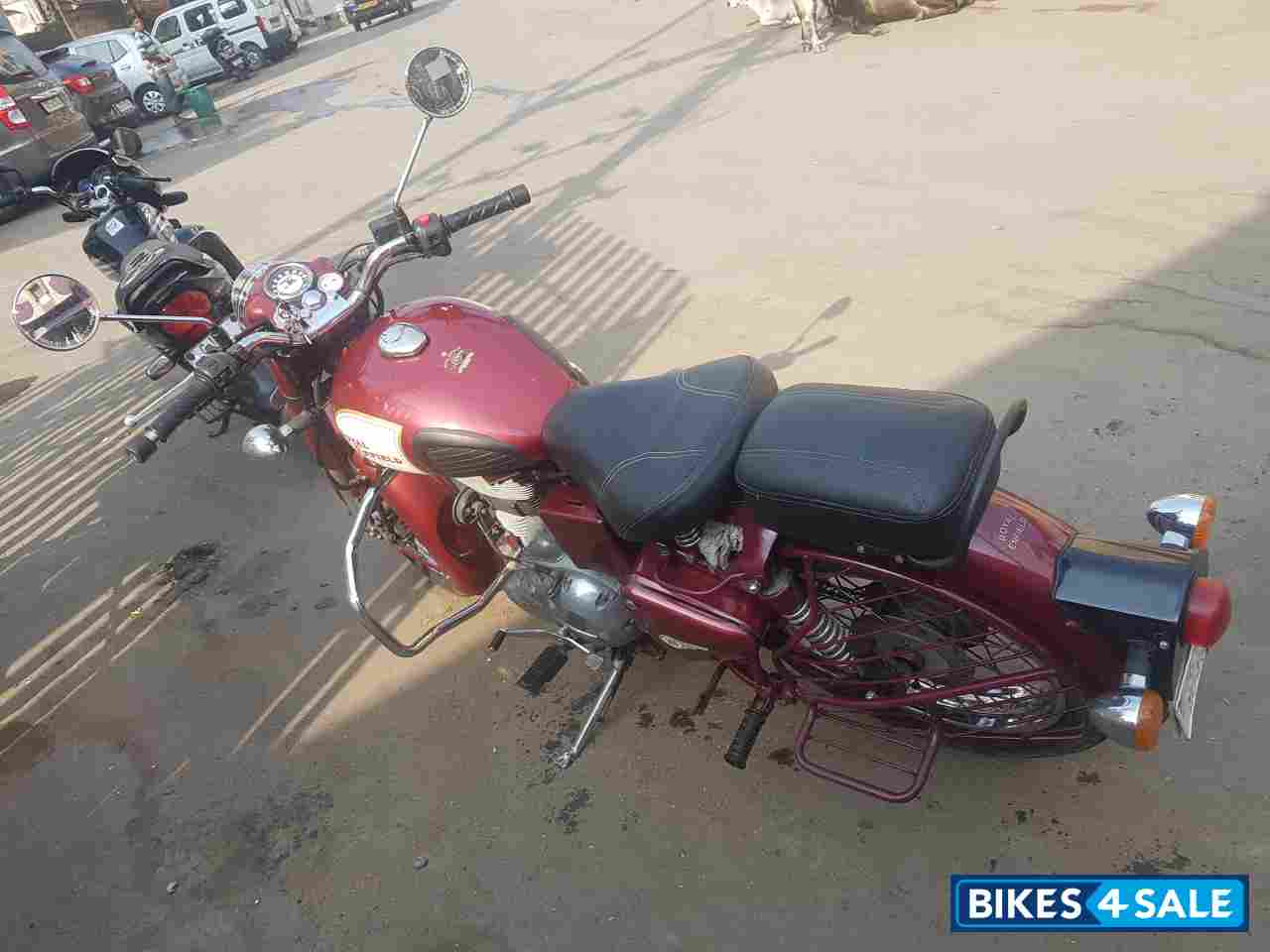 Maroon Royal Enfield Classic 500