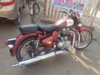Maroon Royal Enfield Classic 500
