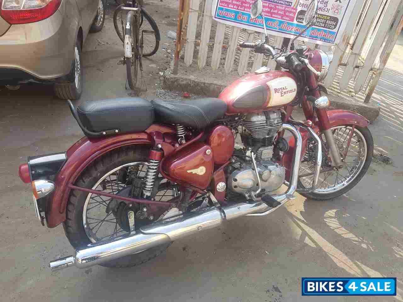 Maroon Royal Enfield Classic 500