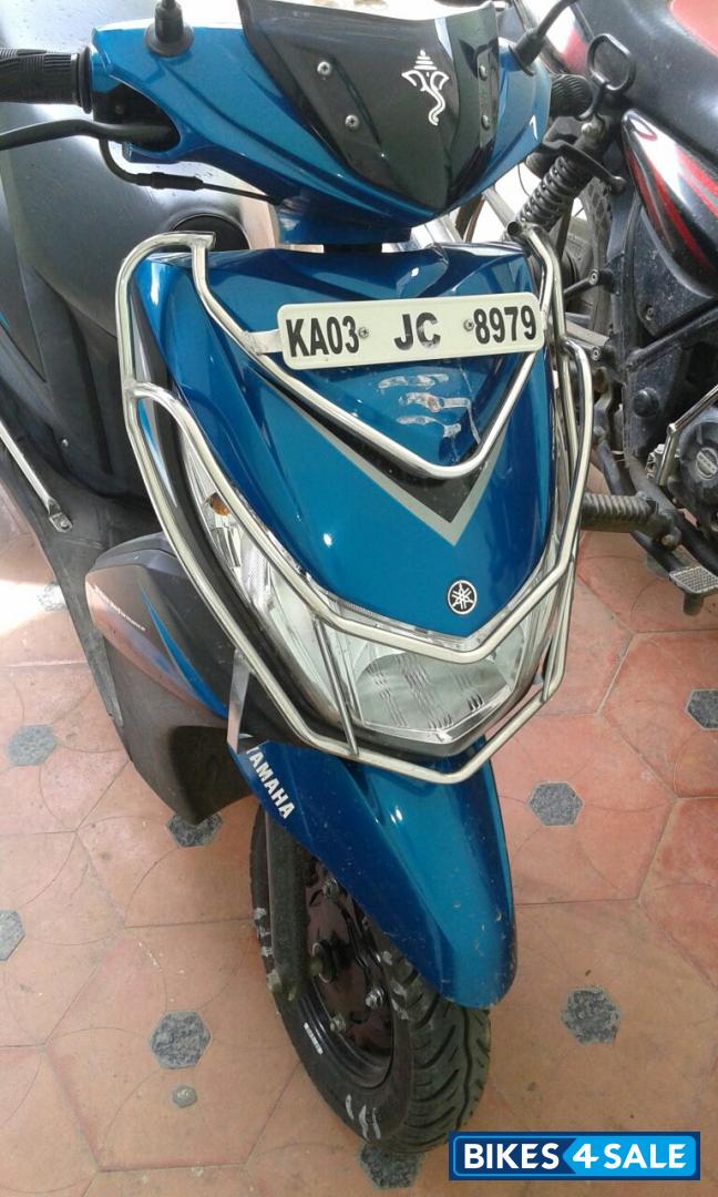 Cyan Blue Yamaha Ray Z