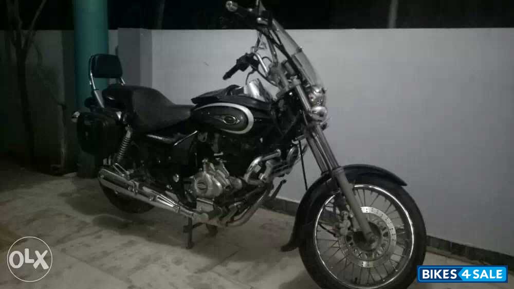 Black Bajaj Avenger Cruise 220