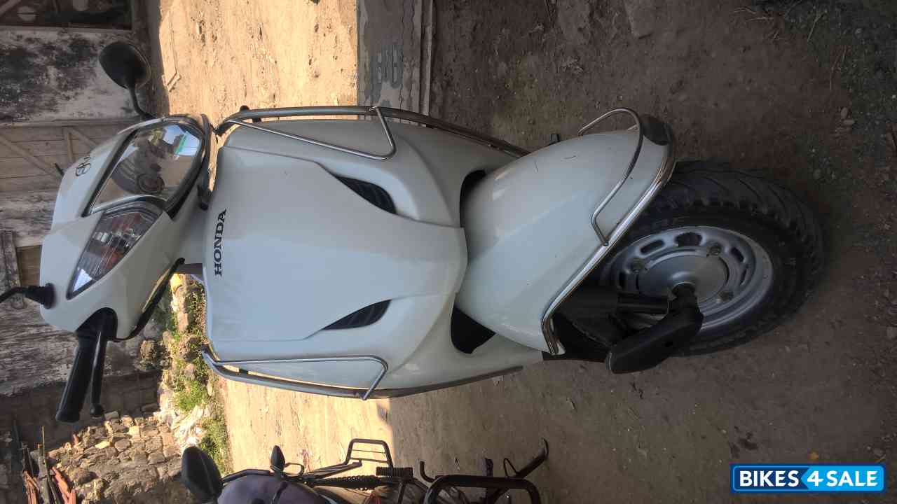 White Honda Activa