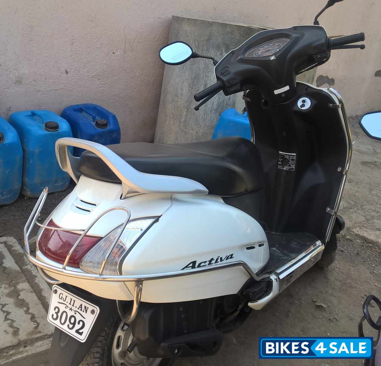 White Honda Activa