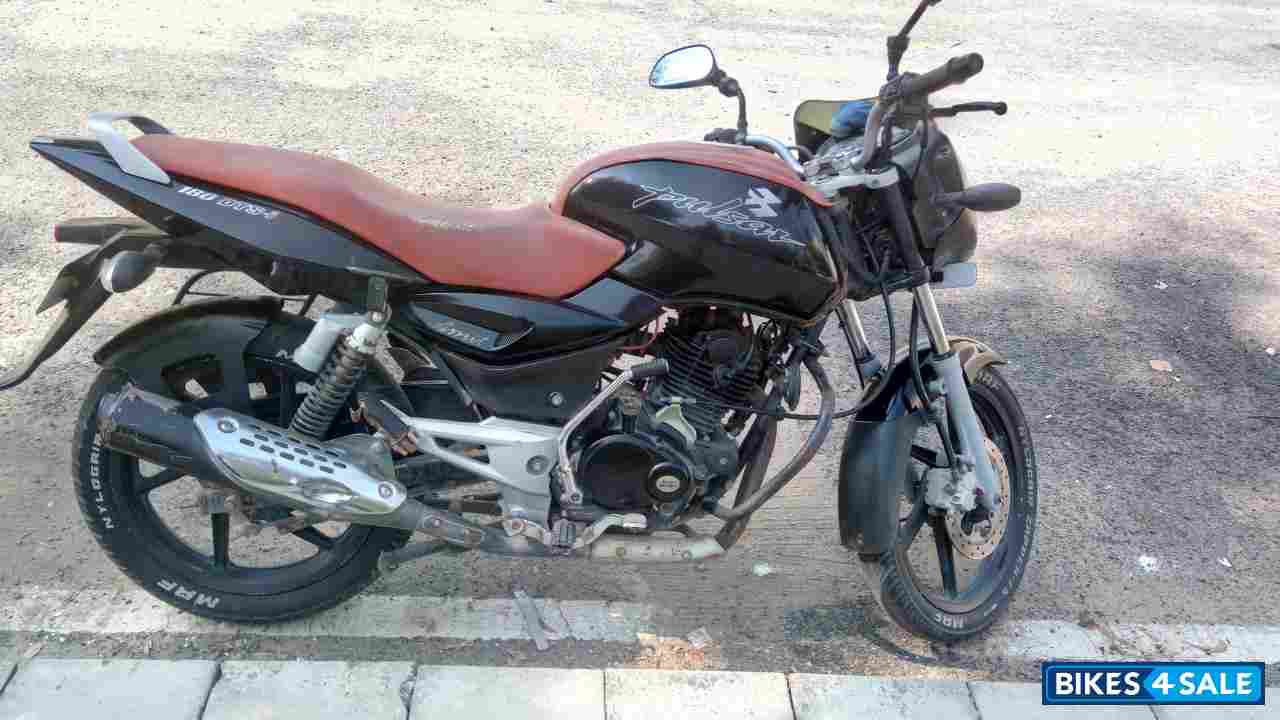 Black Bajaj Pulsar 180 DTSi