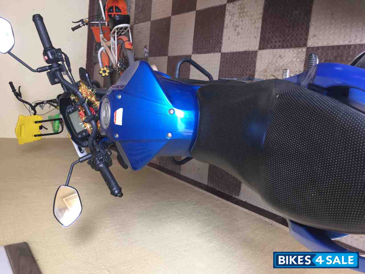 Blue Suzuki Gixxer 150