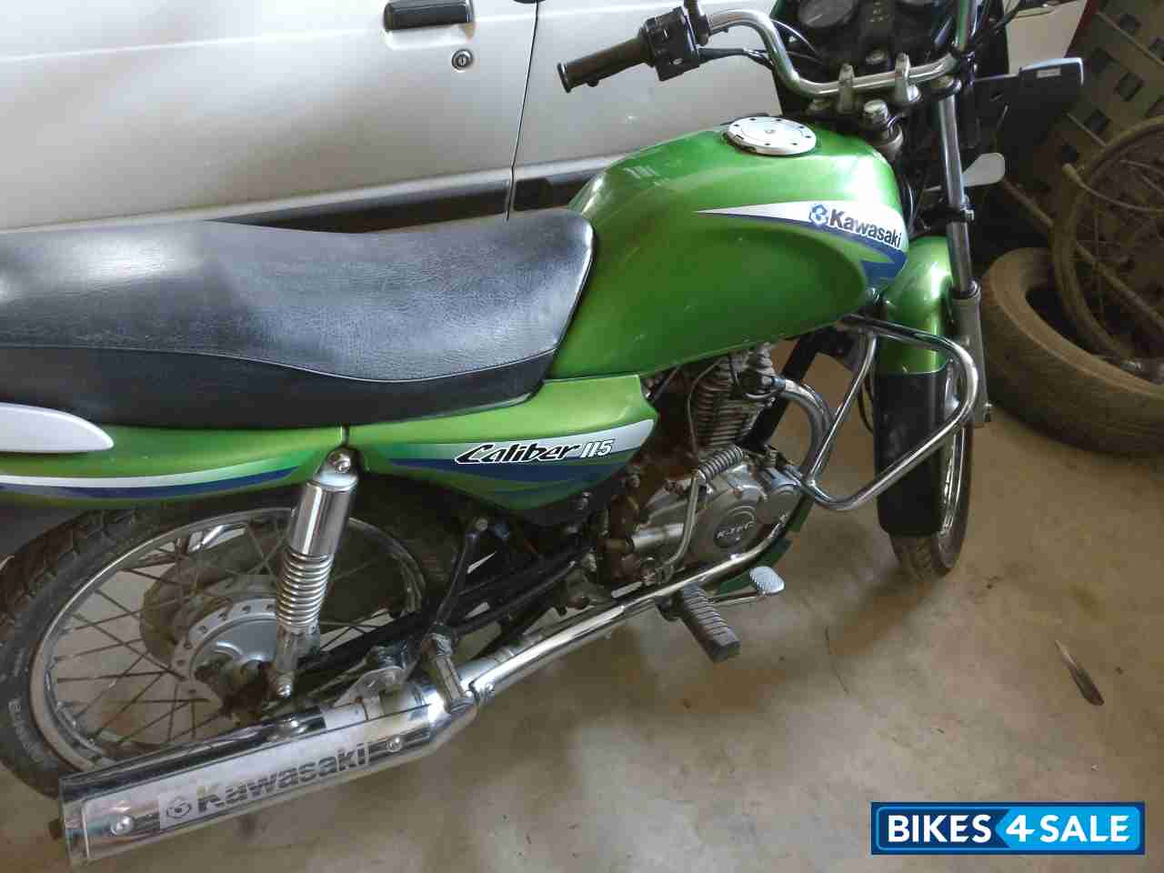 Green Bajaj Caliber 115