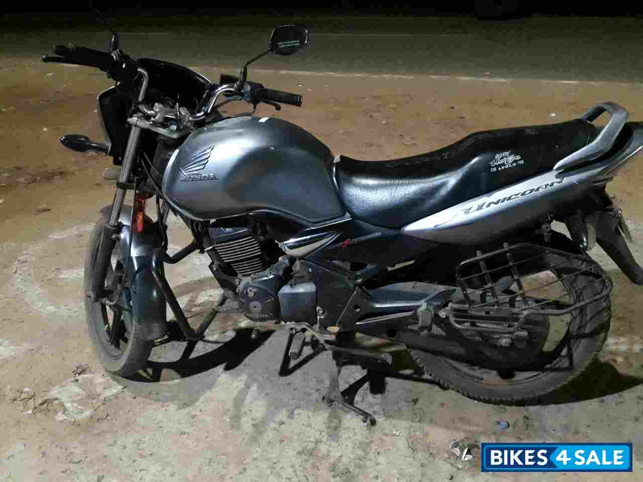 Silver Honda CB Unicorn