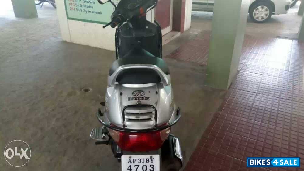 White Cream Mahindra Duro DZ