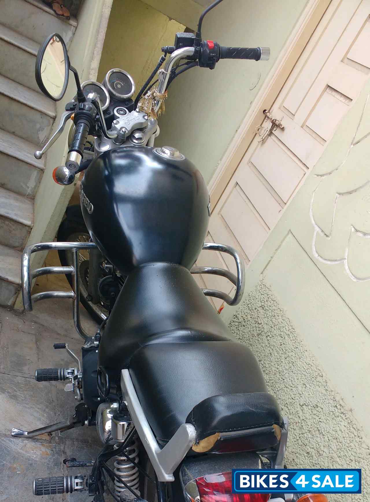 Matte Black Royal Enfield Thunderbird 350